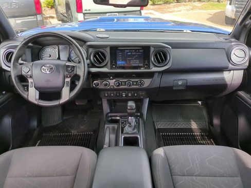 Used 2018 Toyota Tacoma TRD Sport w/ Technology Package image 14