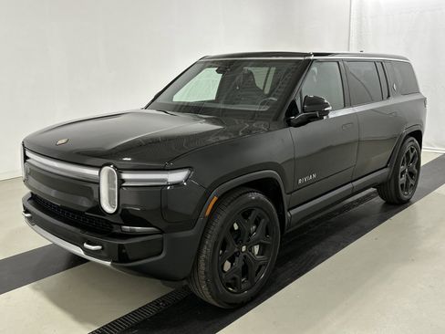 Used 2025 Rivian R1S Adventure AWD/4WD image 1