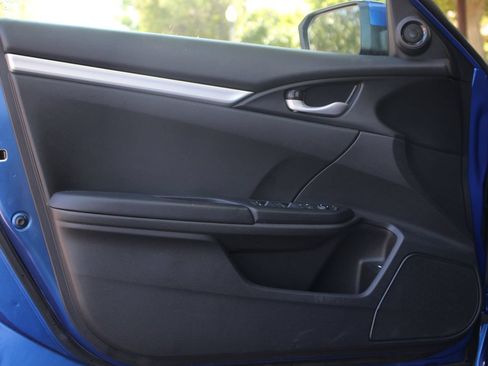Used 2019 Honda Civic Sport image 10