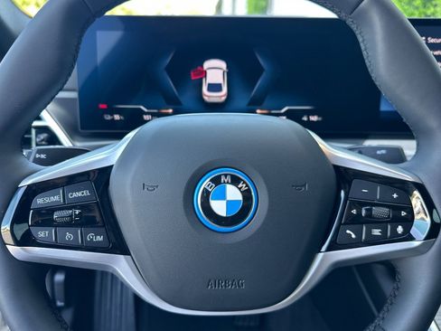 Used 2025 BMW i4 eDrive40 image 29