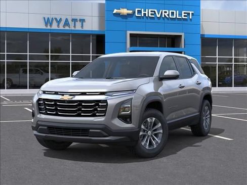 New 2026 Chevrolet Equinox LT w/ Convenience Package II FWD image 7