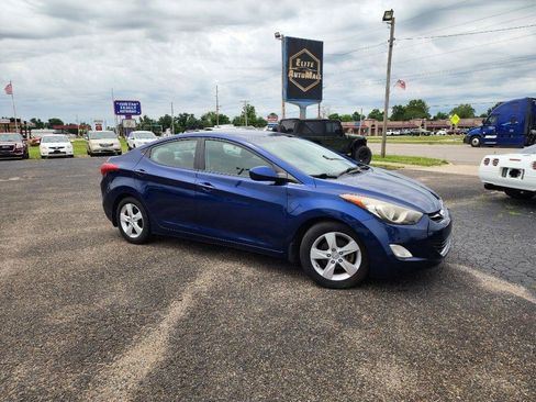 Used 2013 Hyundai Elantra GLS w/ Preferred Pkg FWD image 3