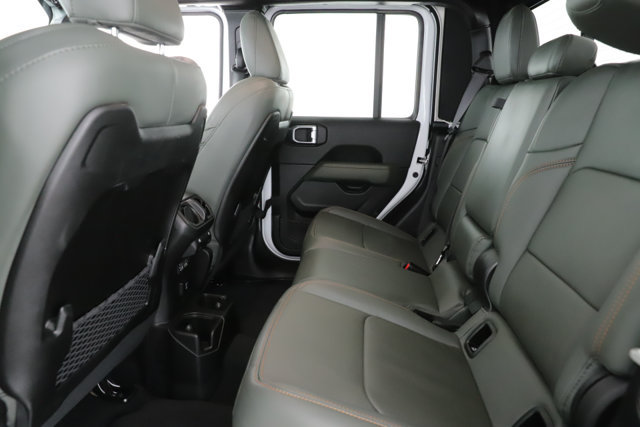 Used 2024 Jeep Gladiator Mojave AWD/4WD image 28
