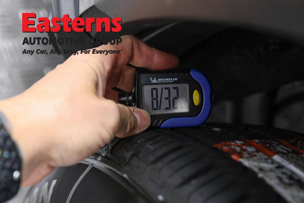 Used 2021 Toyota RAV4 LE w/ Carpet Mat Package (TMS) AWD/4WD image 27