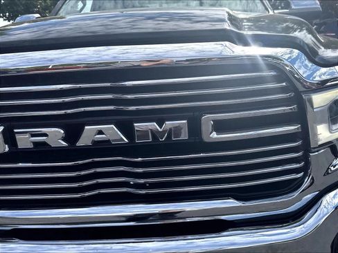 Used 2022 RAM 2500 Laramie AWD/4WD image 32