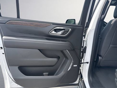 Used 2023 Chevrolet Suburban Premier AWD/4WD image 30