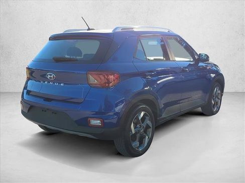 Used 2024 Hyundai Venue Limited image 5