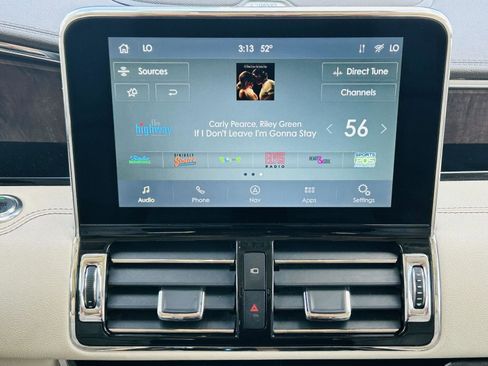 Used 2021 Lincoln Navigator Reserve w/ Luxury Package AWD/4WD image 28