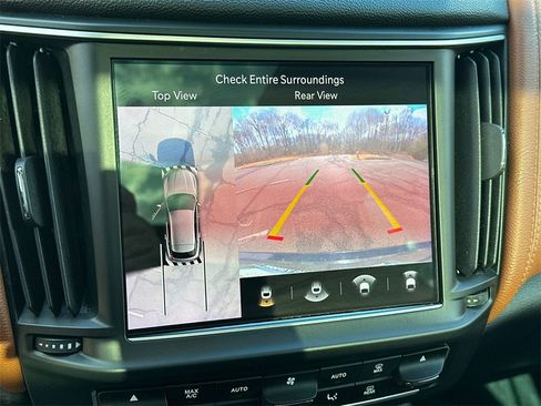 Used 2021 Maserati Levante GranSport image 28