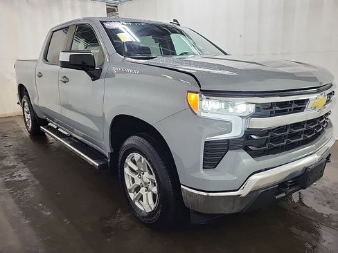 Used 2024 Chevrolet Silverado 1500 LT image 3