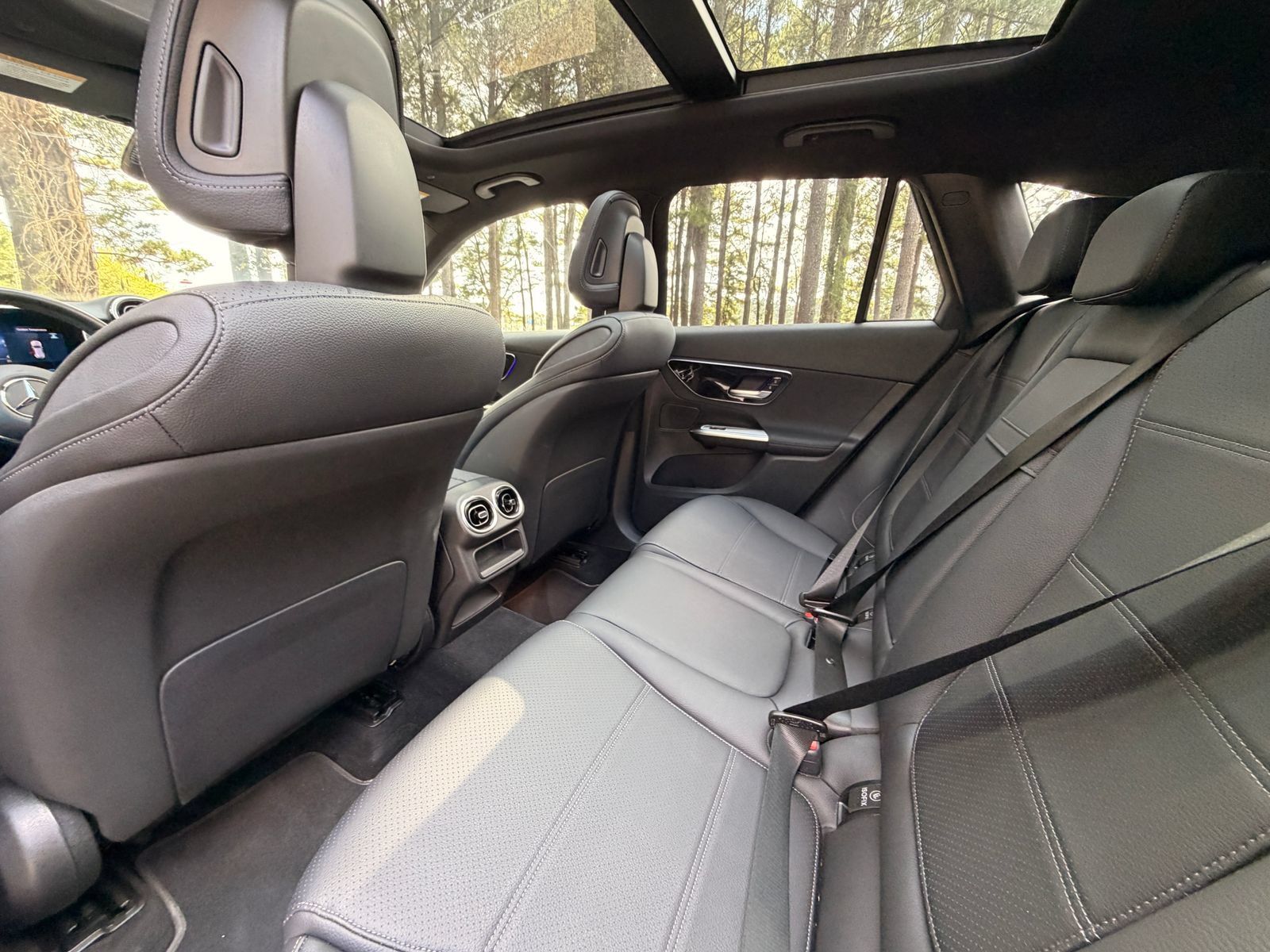 Used 2025 Mercedes-Benz GLC 300 image 14