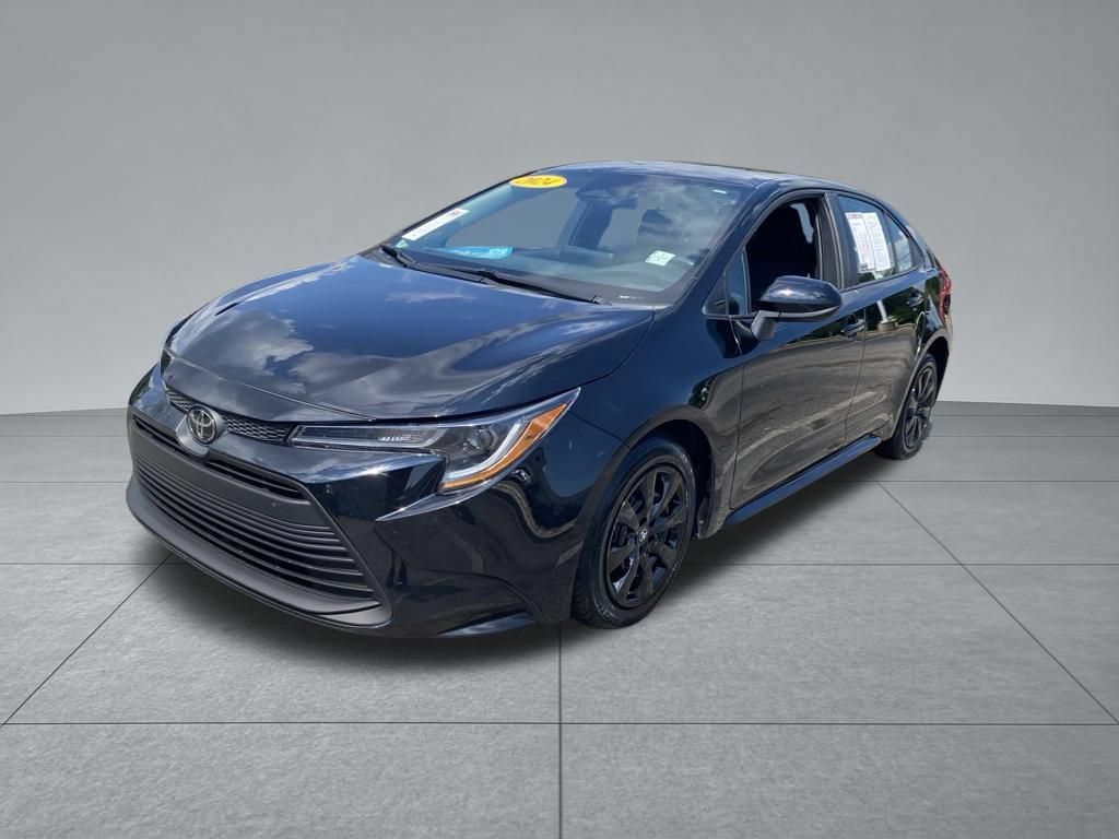 Used 2024 Toyota Corolla LE FWD image 2