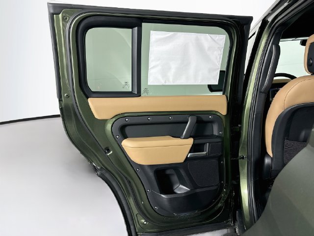 New 2026 Land Rover Defender 110 X-Dynamic SE AWD/4WD image 22