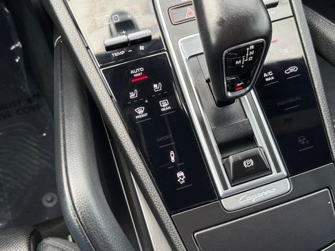 Used 2021 Porsche Cayenne image 41