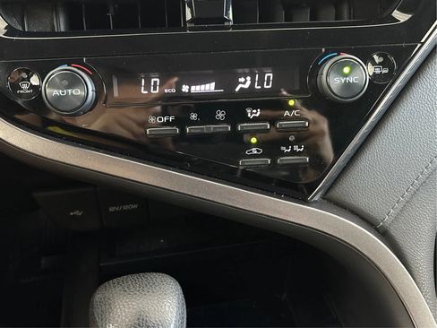 Used 2021 Toyota Camry LE FWD image 36