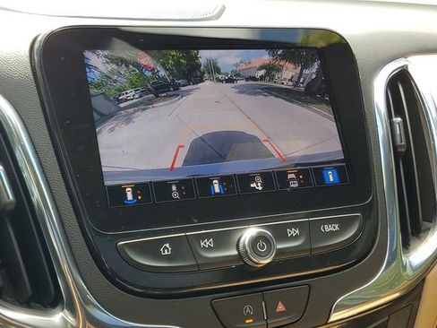 Used 2023 Chevrolet Equinox Premier FWD image 28