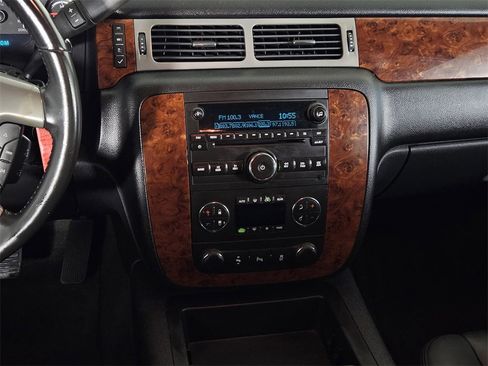 Used 2012 Chevrolet Suburban LT w/ Texas Edition image 12