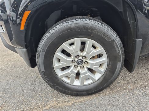 Used 2023 Nissan Frontier SV w/ Technology Package image 9