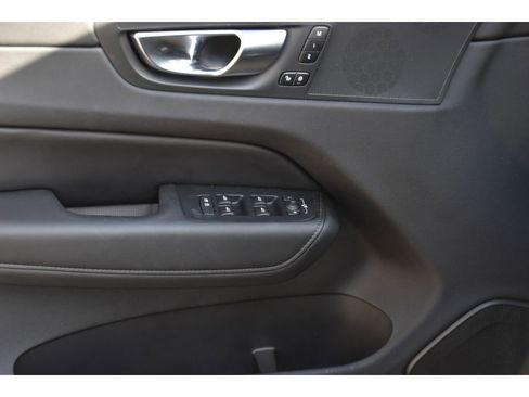 Certified 2025 Volvo XC60 T8 Plus w/ Protection Package Premier image 26