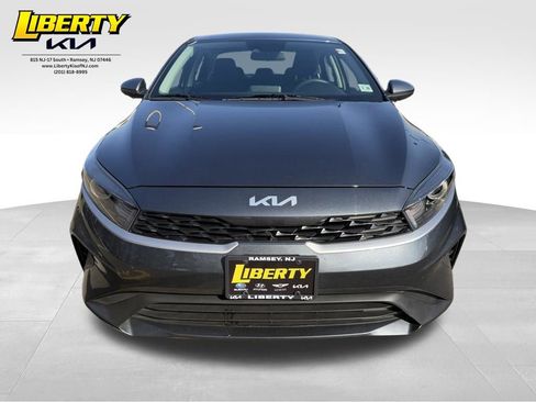 Used 2023 Kia Forte LXS image 2