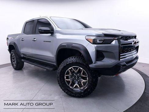 Used 2024 Chevrolet Colorado ZR2 w/ ZR2 Convenience Package III AWD/4WD image 2