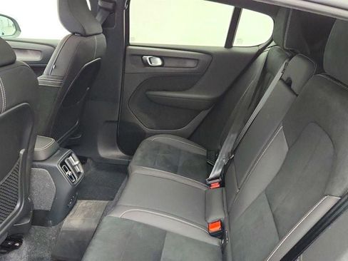 Used 2024 Volvo C40 P8 Recharge Ultimate w/ Protection Package Premier image 18