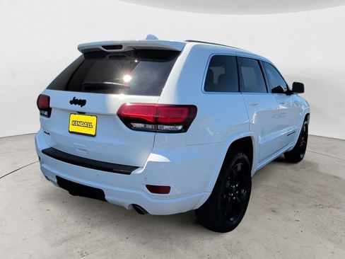 Used 2015 Jeep Grand Cherokee Altitude AWD/4WD image 5
