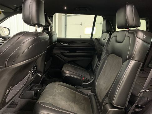 Used 2023 Jeep Grand Cherokee L Laredo AWD/4WD image 17