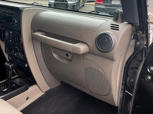 Used 2009 Jeep Wrangler Unlimited Rubicon w/ Trailer Tow Group image 14