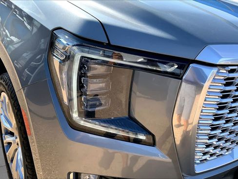 Used 2023 GMC Yukon Denali AWD/4WD image 28