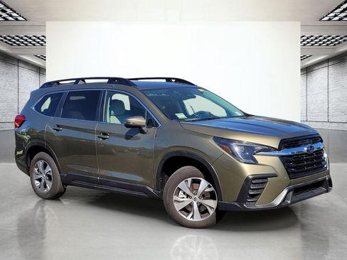 Used 2023 Subaru Ascent Premium w/ Convenience Package AWD/4WD image 2