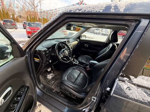 Used 2016 Kia Soul ! w/ Premium Package FWD image 8
