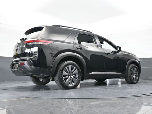 Used 2025 Nissan Pathfinder SV image 63