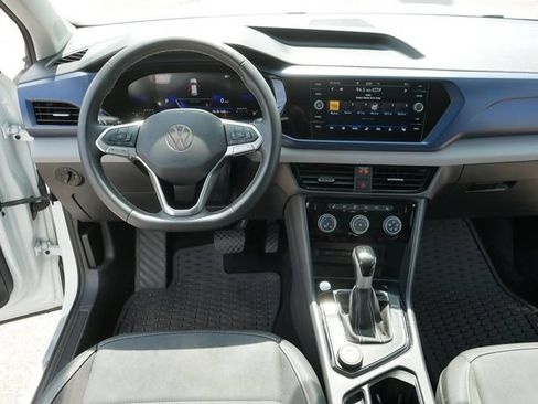 Certified 2023 Volkswagen Taos SE w/ Panoramic Sunroof Package AWD/4WD image 21