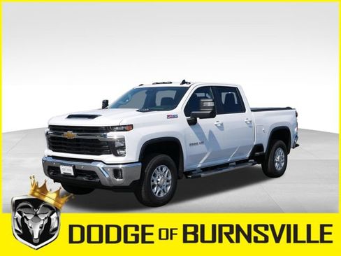 Used 2026 Chevrolet Silverado 3500 LT w/ All Star Edition AWD/4WD image 3