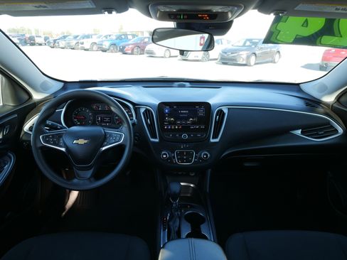 Used 2024 Chevrolet Malibu LT image 20