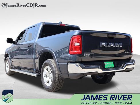Used 2025 RAM 1500 Big Horn AWD/4WD image 3