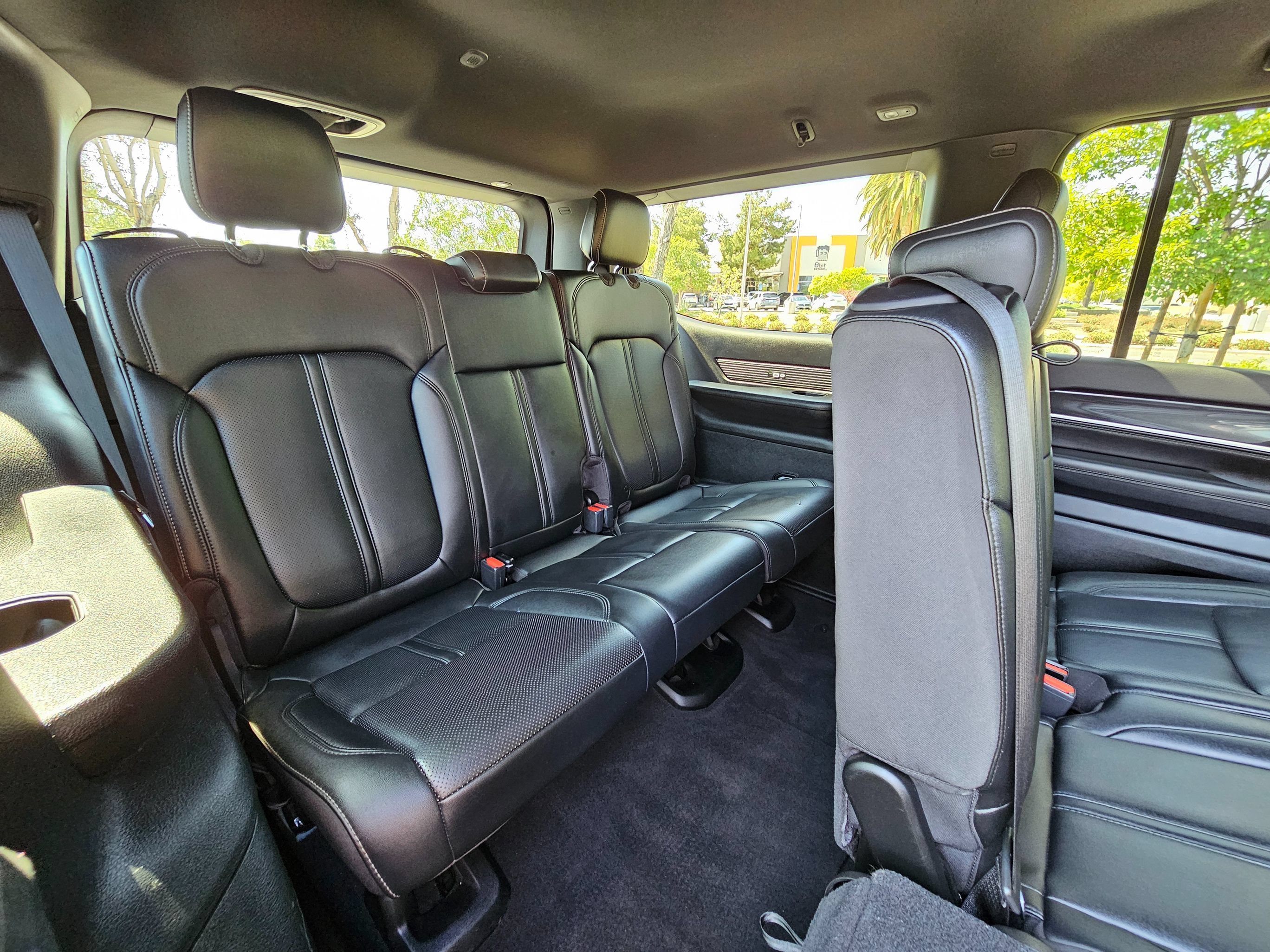 Used 2022 Jeep Wagoneer Series I AWD/4WD image 29