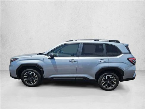 Certified 2025 Subaru Forester Premium AWD/4WD image 10