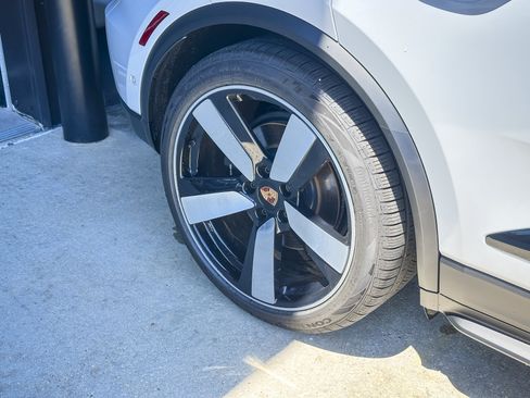 New 2026 Porsche Macan GTS Electric AWD/4WD image 10