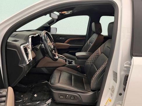 Used 2023 GMC Canyon Denali AWD/4WD image 16