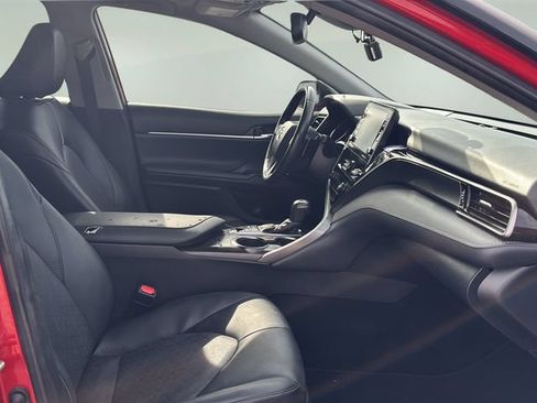 Used 2022 Toyota Camry XSE w/ Cold Weather Package FWD image 10