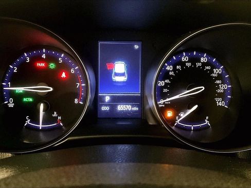 Used 2019 Toyota C-HR XLE image 19