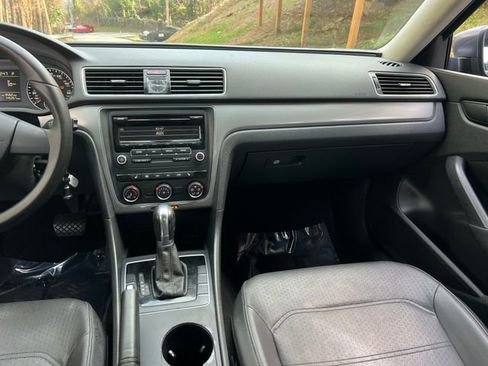Used 2014 Volkswagen Passat Wolfsburg Edition image 14