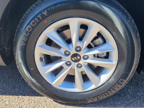 Used 2019 Kia Sorento LX image 12