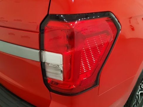 Used 2024 Ford Expedition XLT image 9