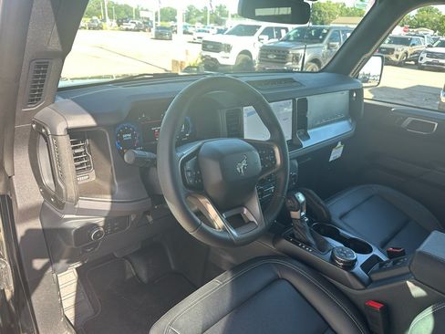 New 2025 Ford Bronco Badlands w/ Sasquatch Package AWD/4WD image 36