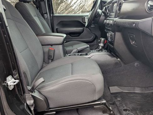 Used 2019 Jeep Wrangler Unlimited Sport S image 28