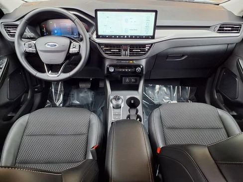 Certified 2025 Ford Escape SE w/ Class II Trailer Tow Package image 10