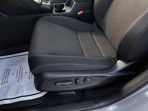 Used 2025 Honda CR-V EX image 11